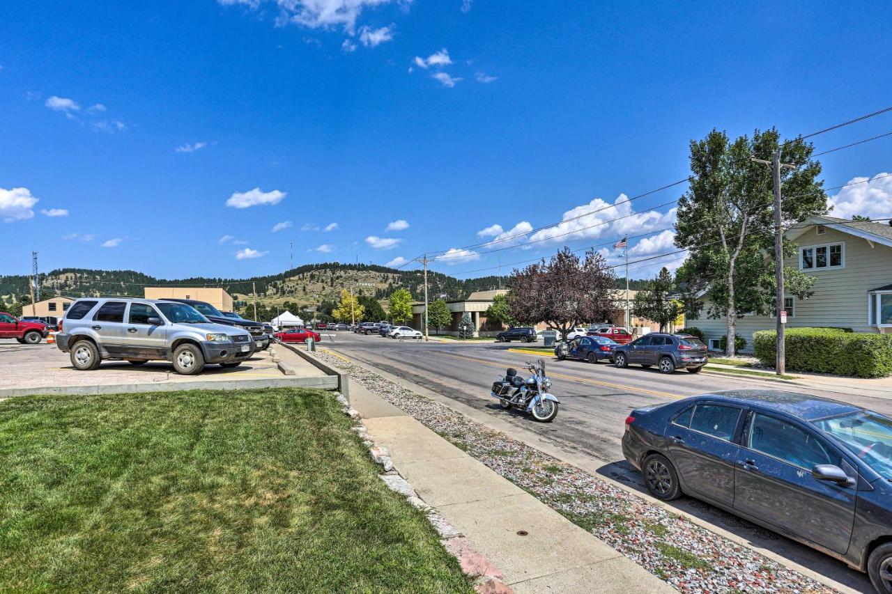 Centrally Located Sturgis Apt On Main St With Garage Bagian luar foto