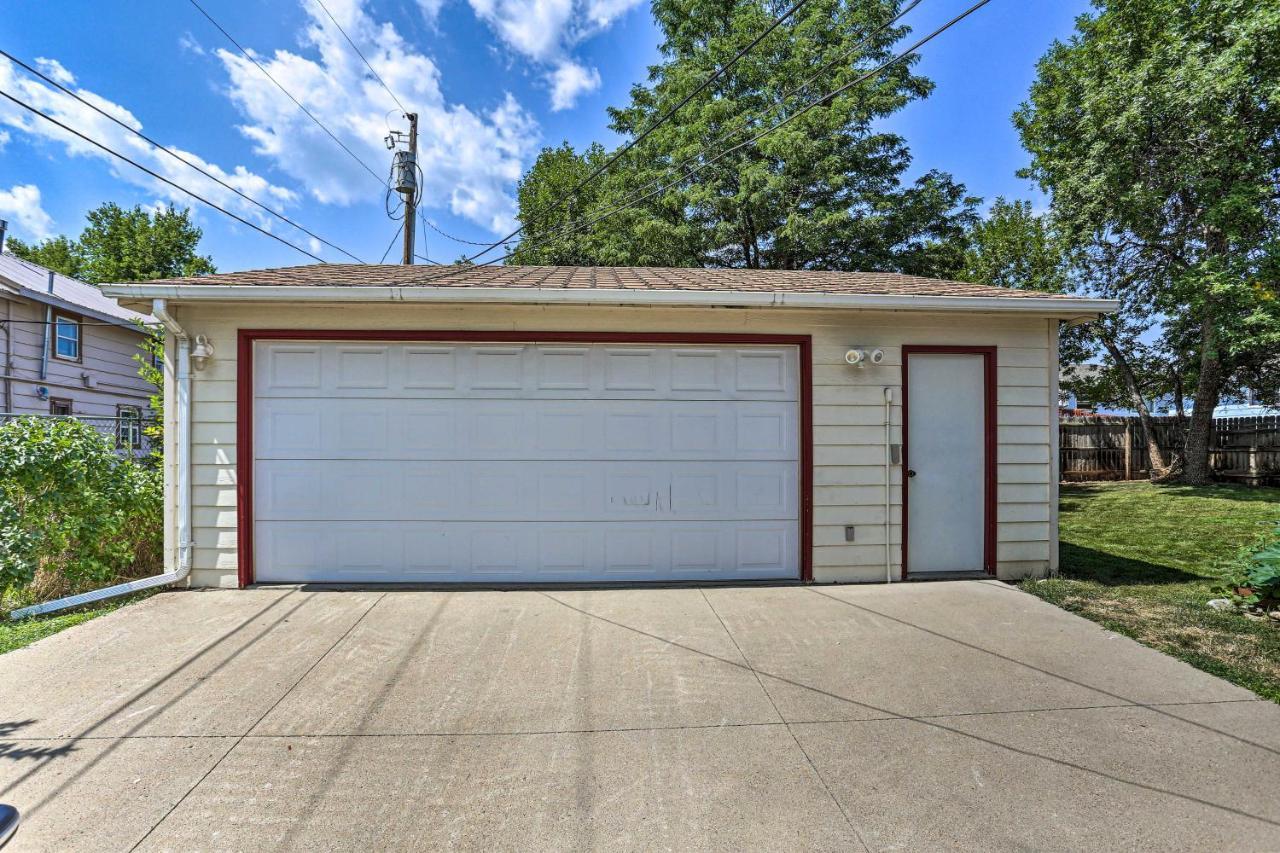 Centrally Located Sturgis Apt On Main St With Garage Bagian luar foto